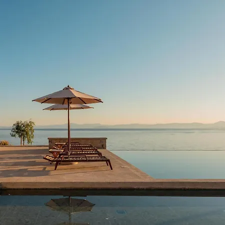 Sampatiki & - Luxury Seaview - Opened 2024 호텔