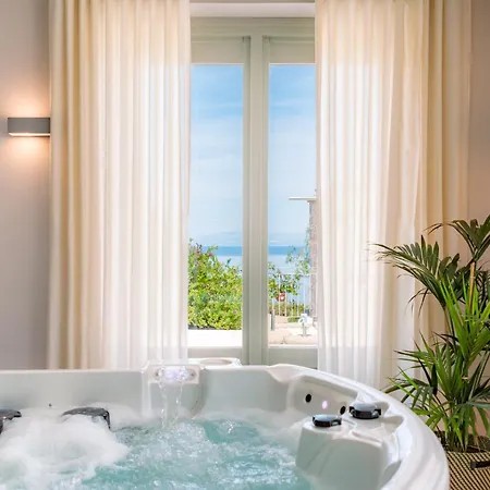 호텔 Sampatiki & - Luxury Seaview - Opened 2024 4*
